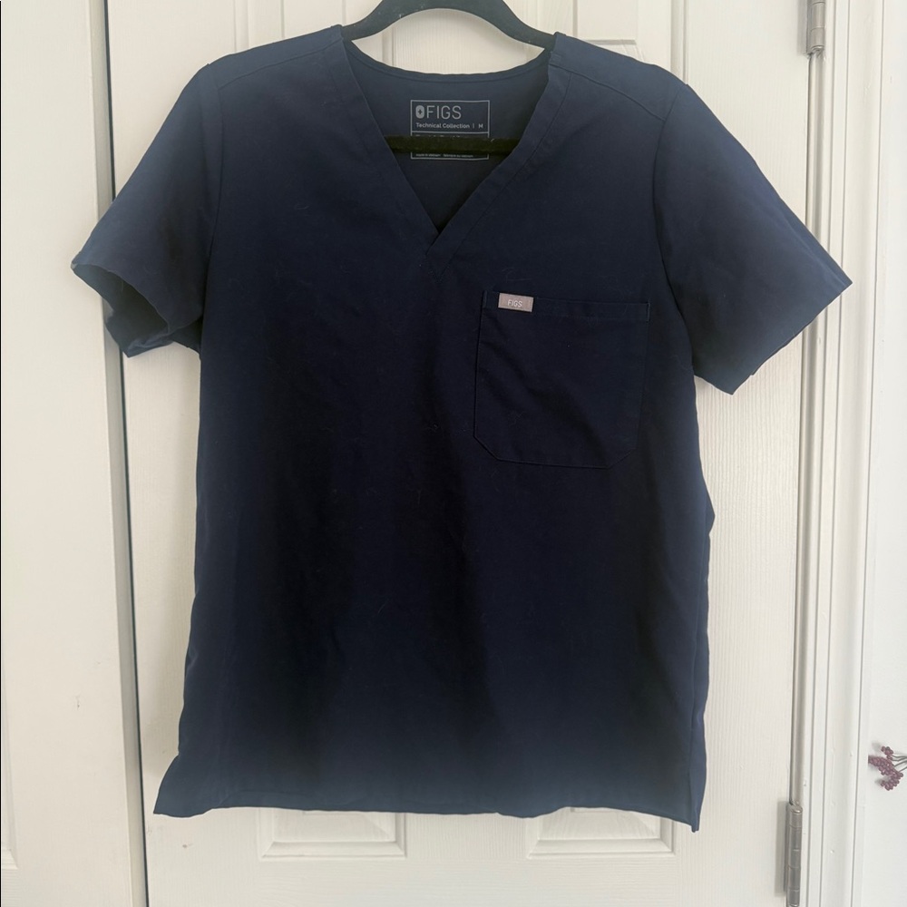 Figs scrub top